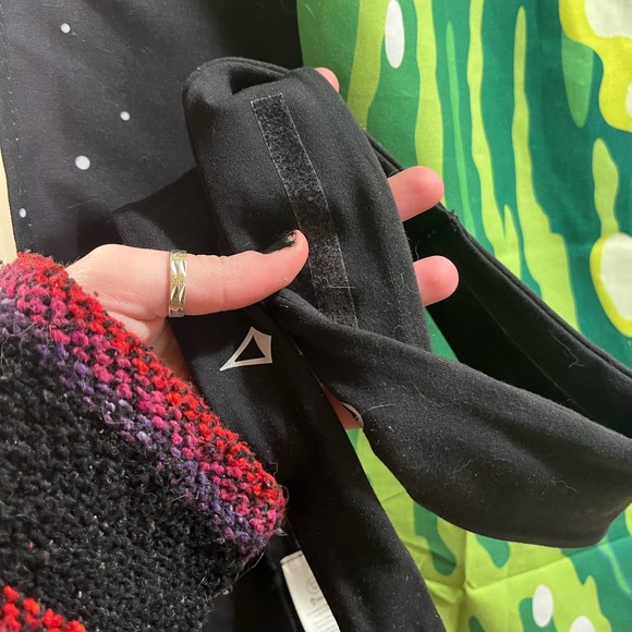 black ivivva and lululemon headbands - Picture 2 of 4